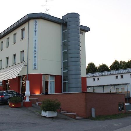 Hotel Riverside Modena Bagian luar foto