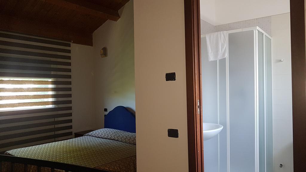 Hotel Riverside Modena Bagian luar foto