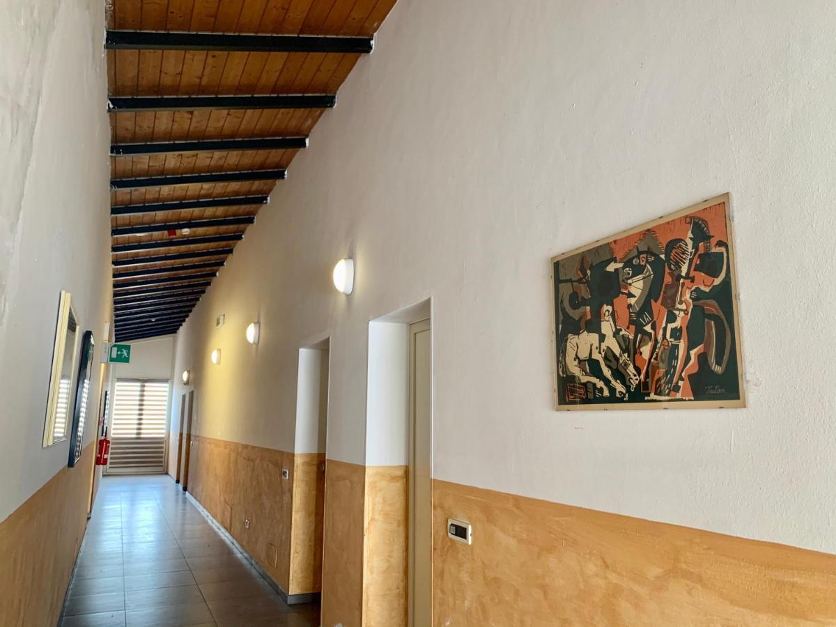 Hotel Riverside Modena Bagian luar foto